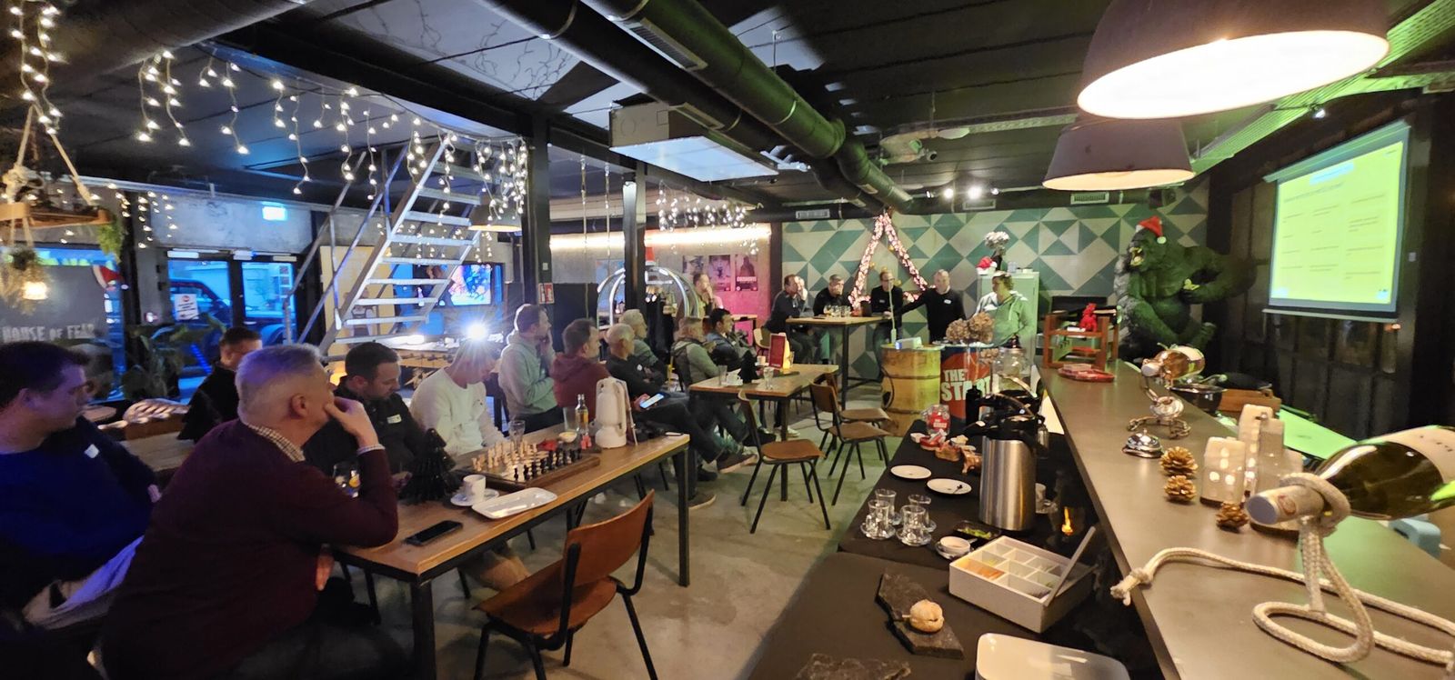 De loungebar in vergaderopstelling
